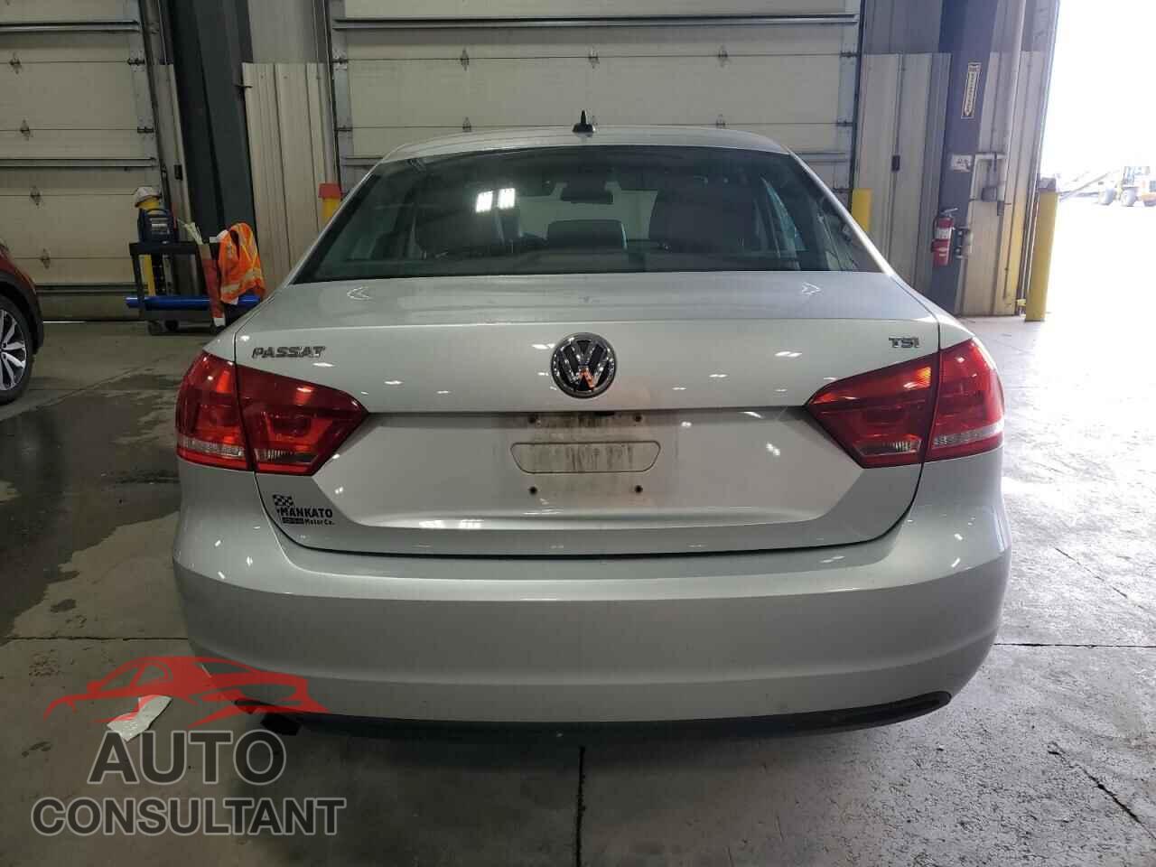 VOLKSWAGEN PASSAT 2015 - 1VWAS7A34FC099068