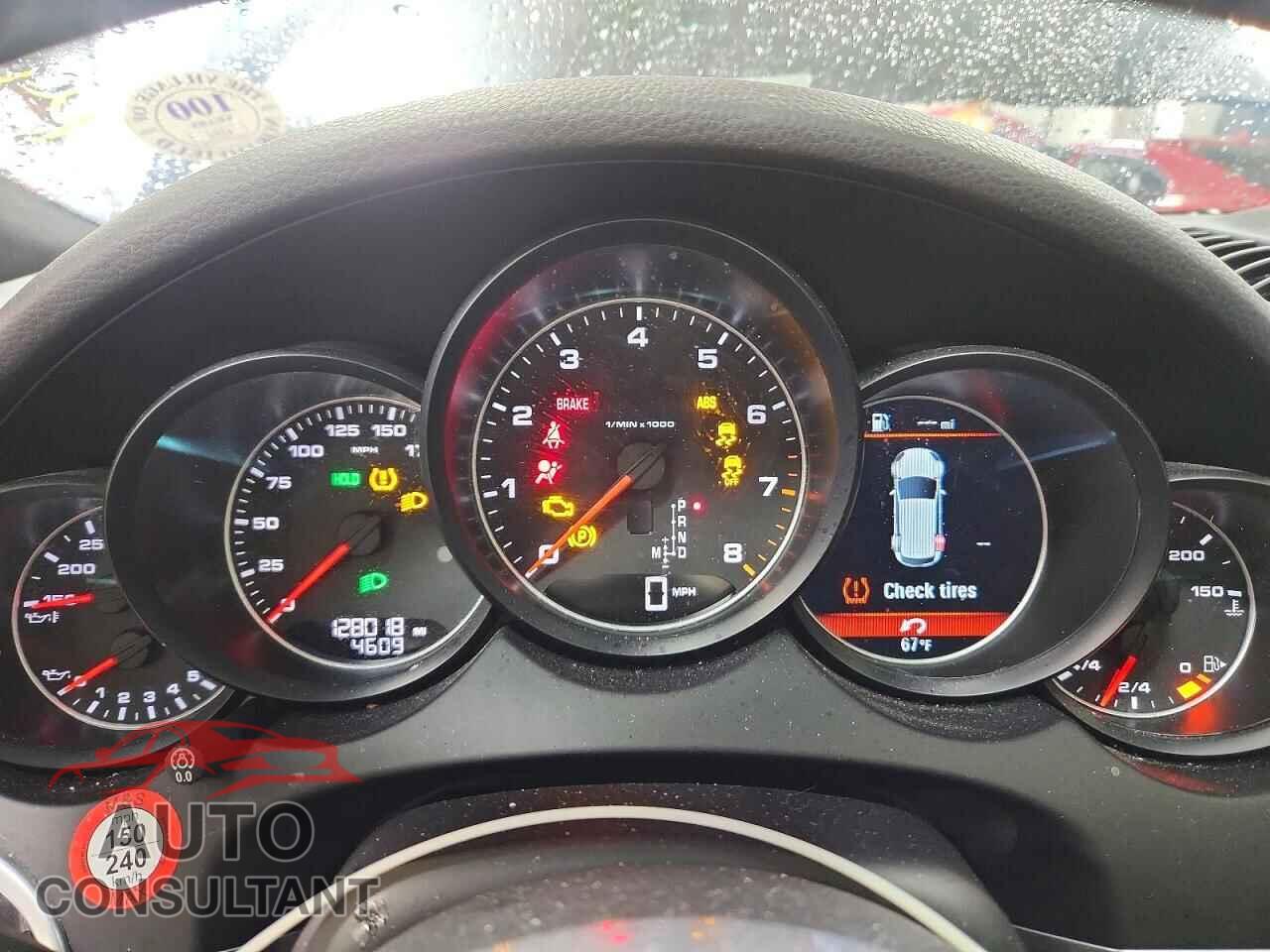 PORSCHE CAYENNE 2018 - WP1AA2A28JKA05383