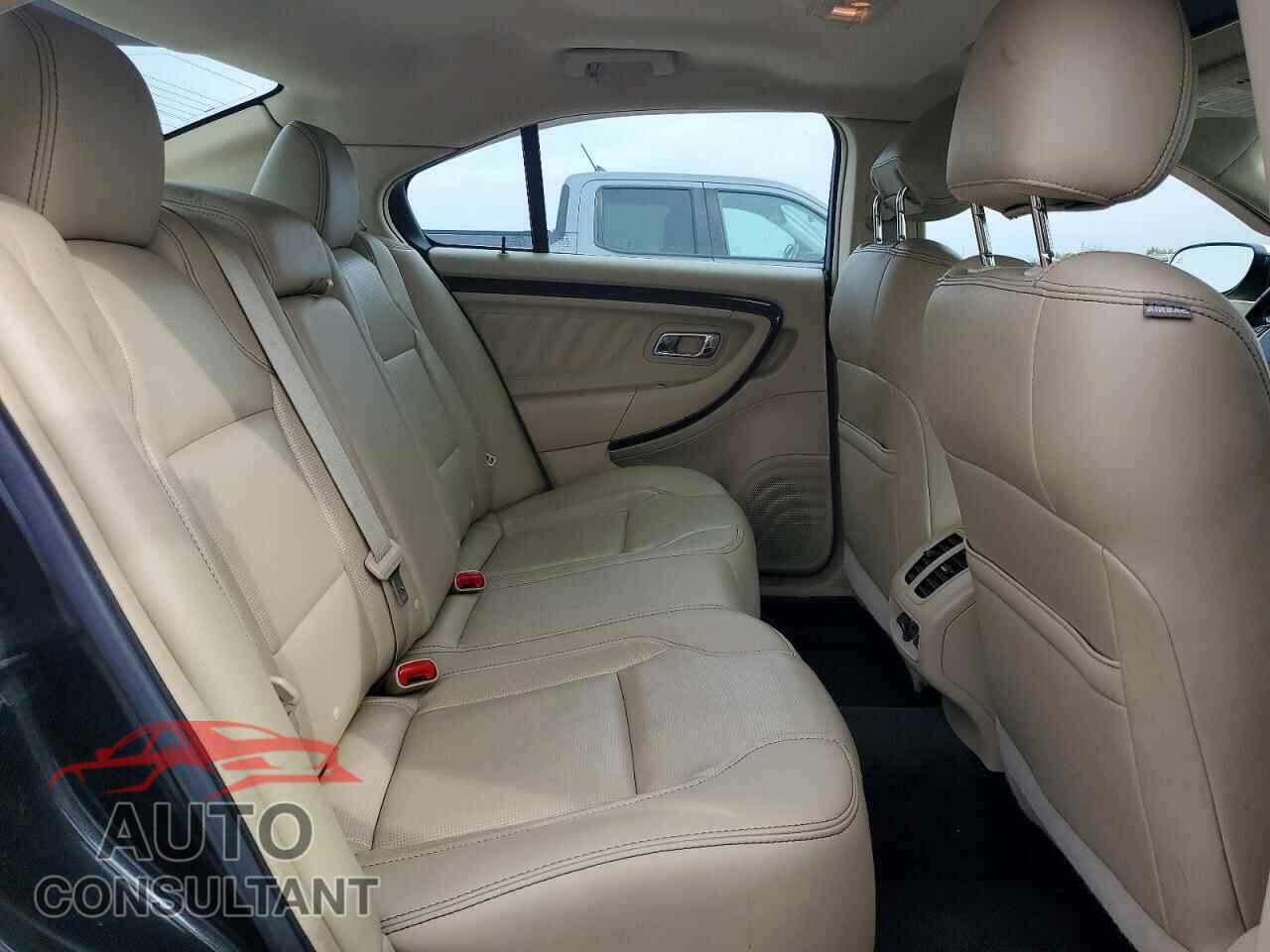 FORD TAURUS 2013 - 1FAHP2J82DG125132