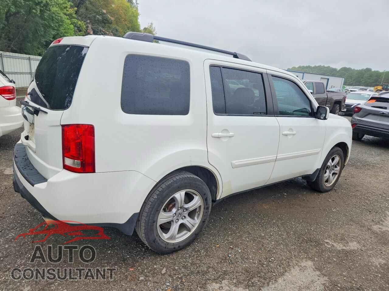 HONDA PILOT 2015 - 5FNYF3H50FB012520