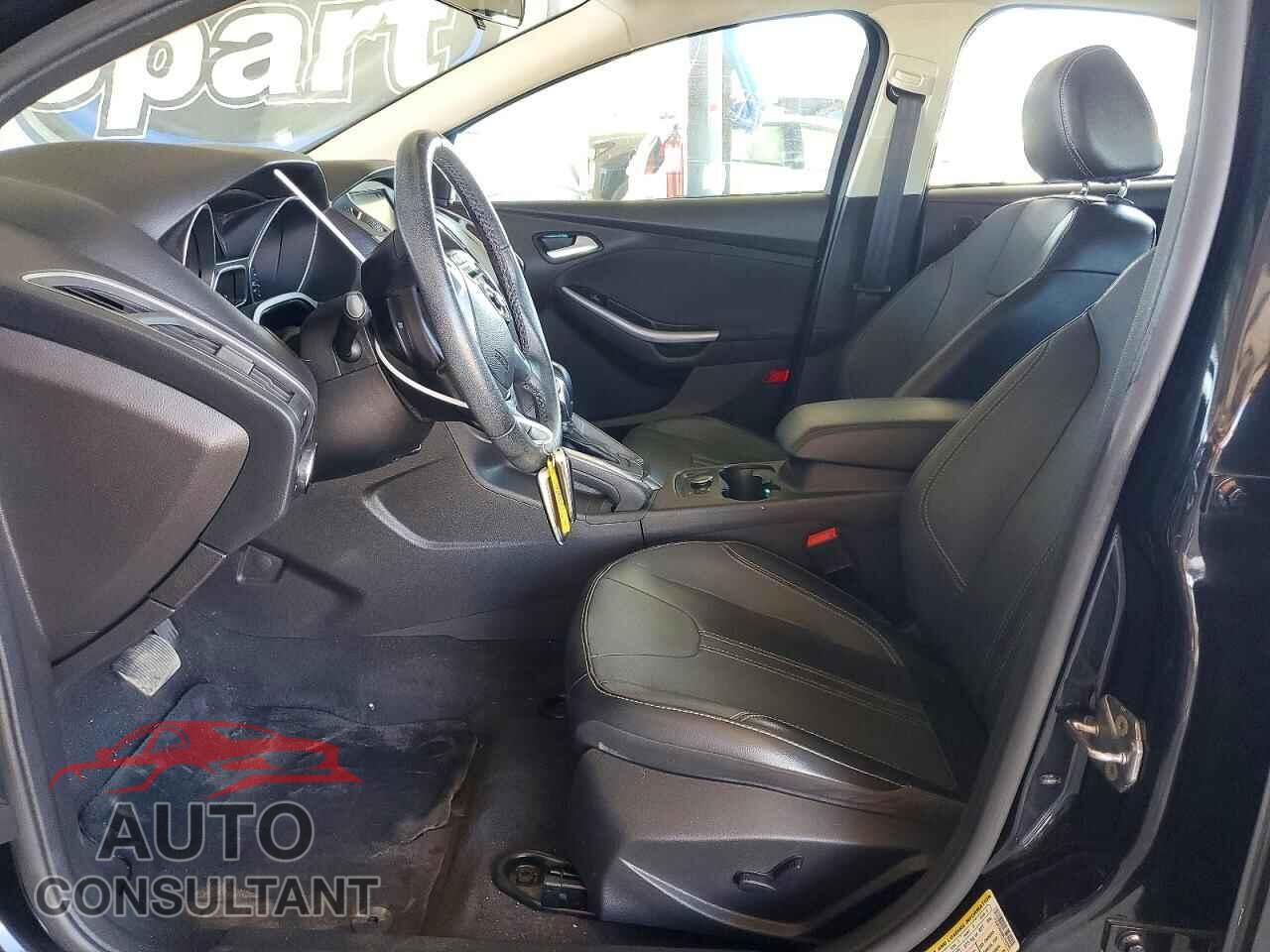 FORD FOCUS 2013 - 1FADP3N20DL382596