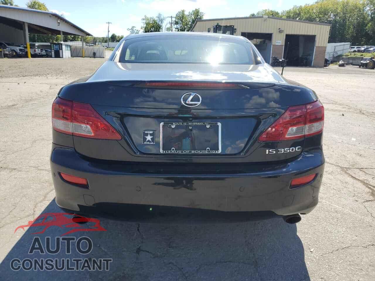 LEXUS IS 2012 - JTHFE2C28C2508597