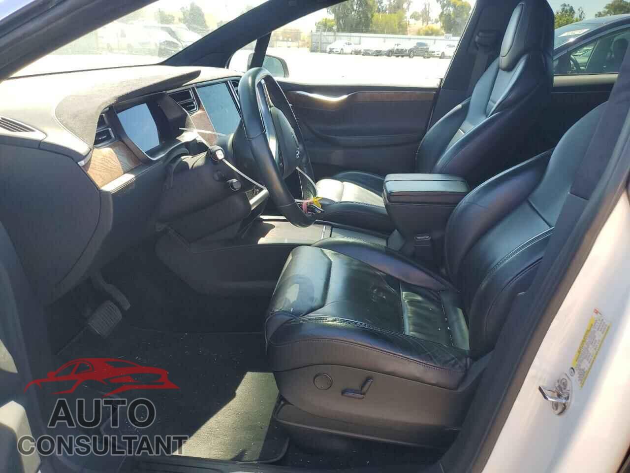 TESLA MODEL X 2017 - 5YJXCBE23HF056183