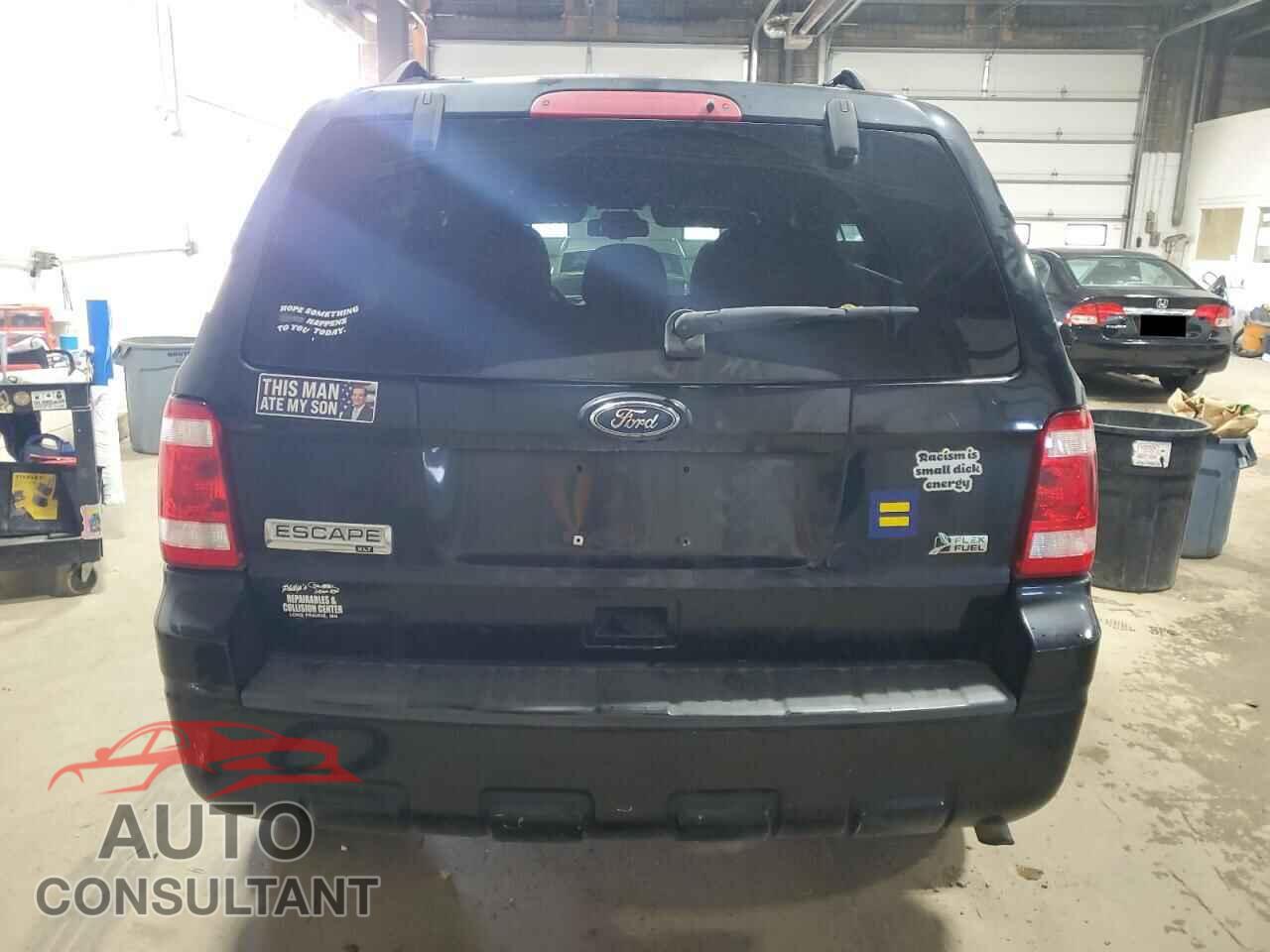 FORD ESCAPE 2010 - 1FMCU9DG3AKC63131