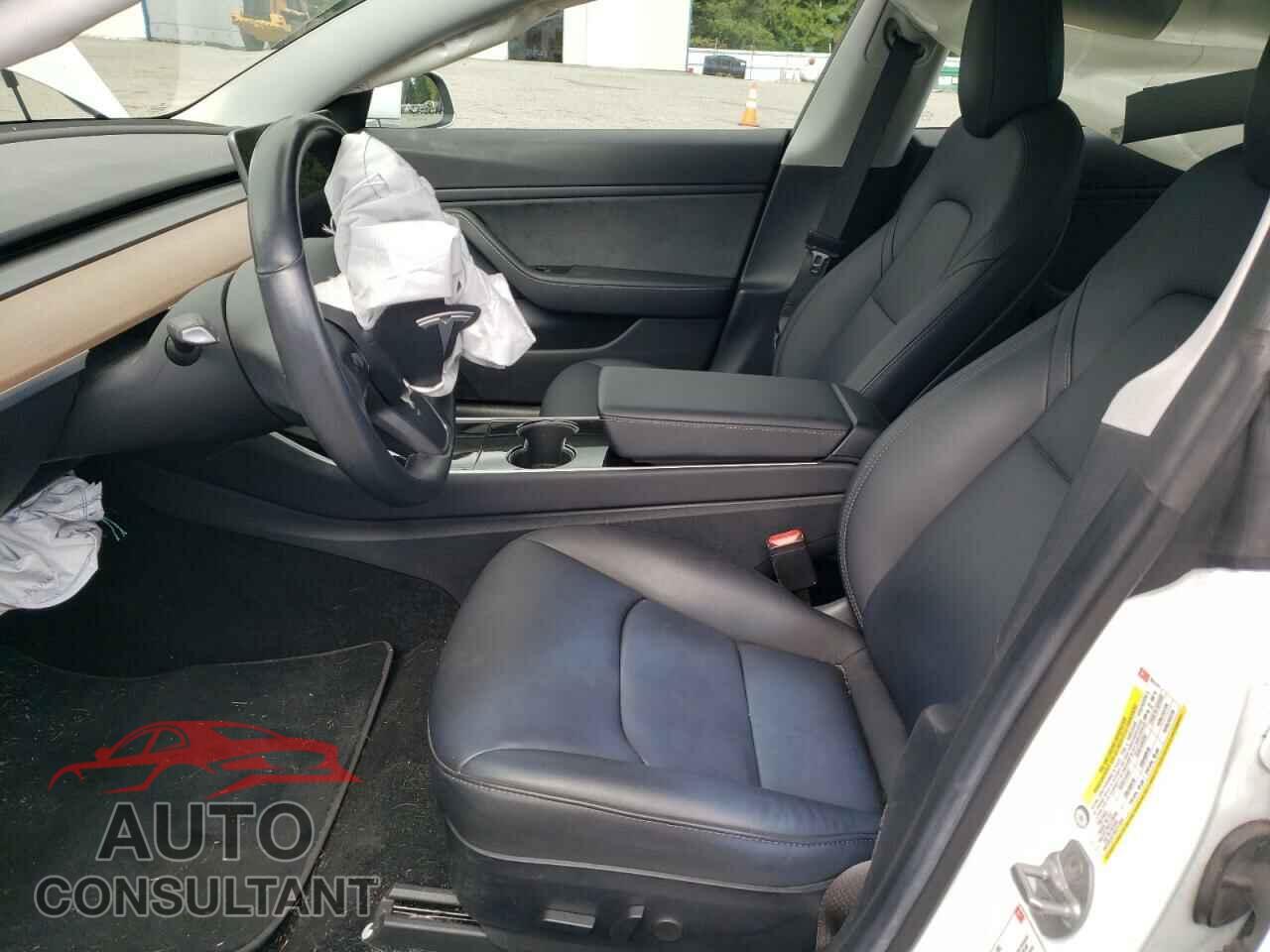TESLA MODEL 3 2018 - 5YJ3E1EAXJF041177