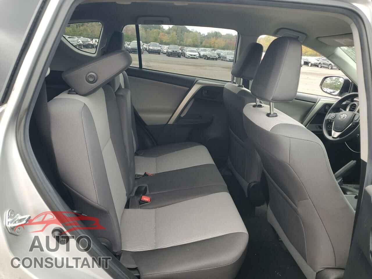 TOYOTA RAV4 2015 - 2T3BFREV7FW352335