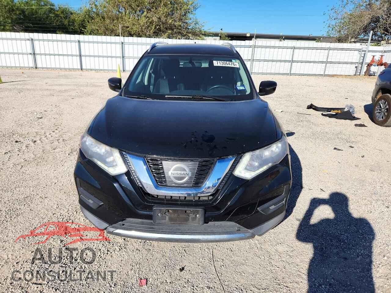 NISSAN ROGUE 2017 - KNMAT2MV4HP576092