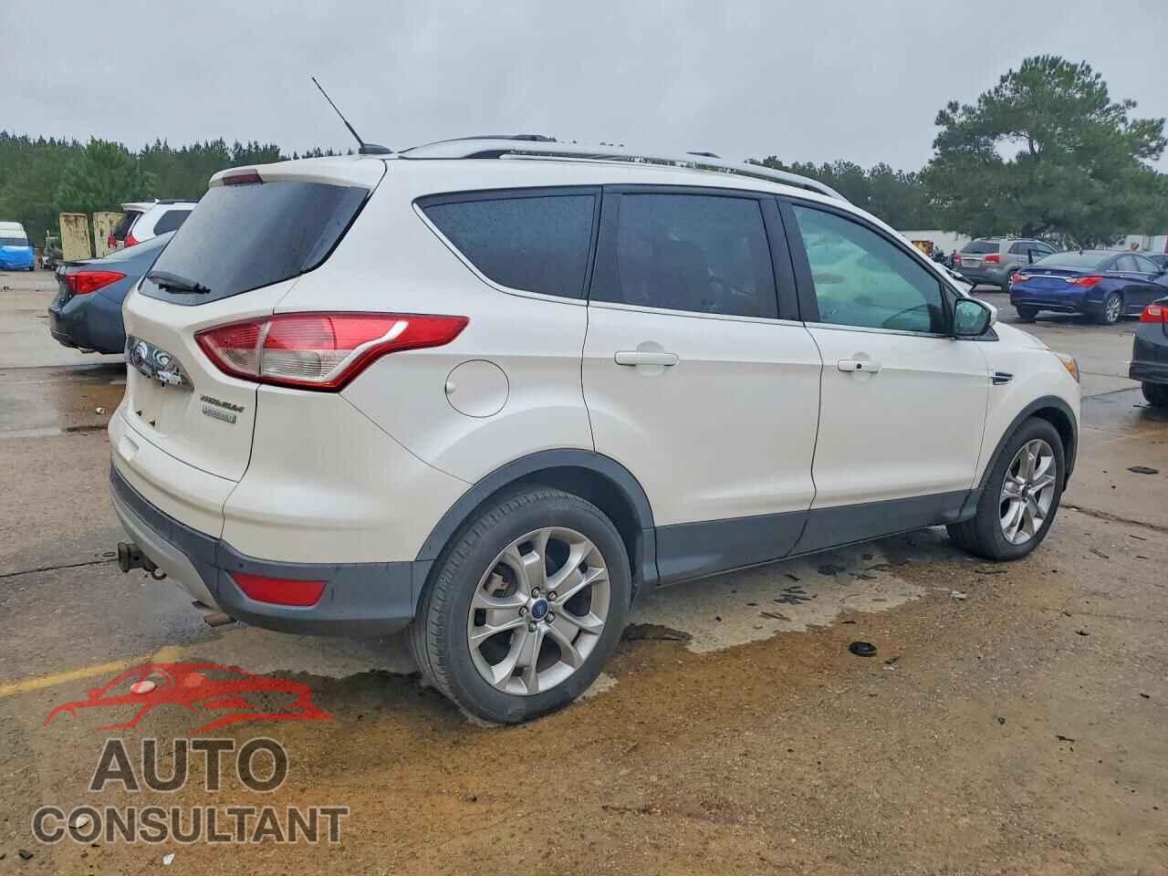 FORD ESCAPE 2015 - 1FMCU0J98FUA99078
