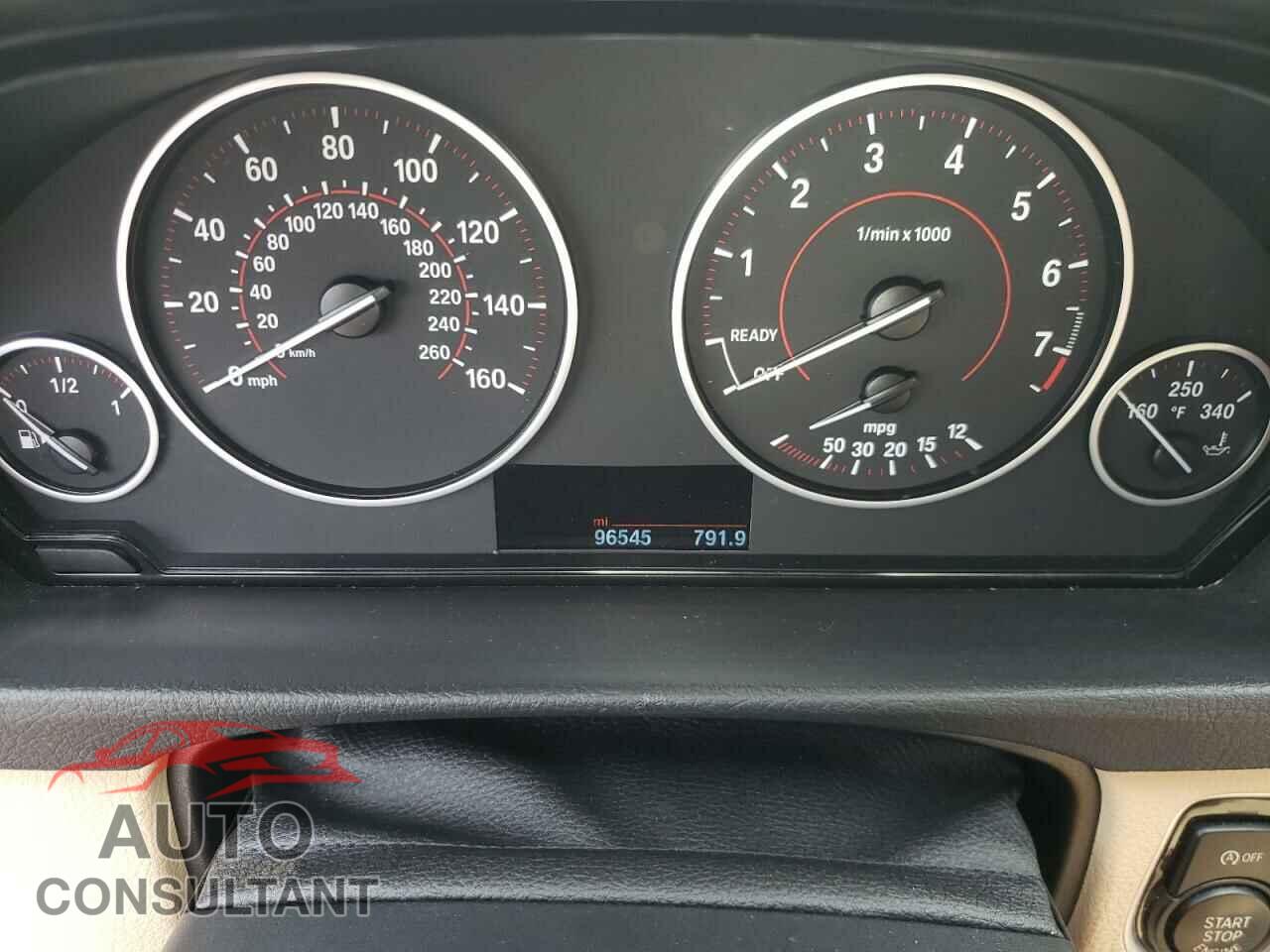 BMW 3 SERIES 2017 - WBA8D9C32HA011490