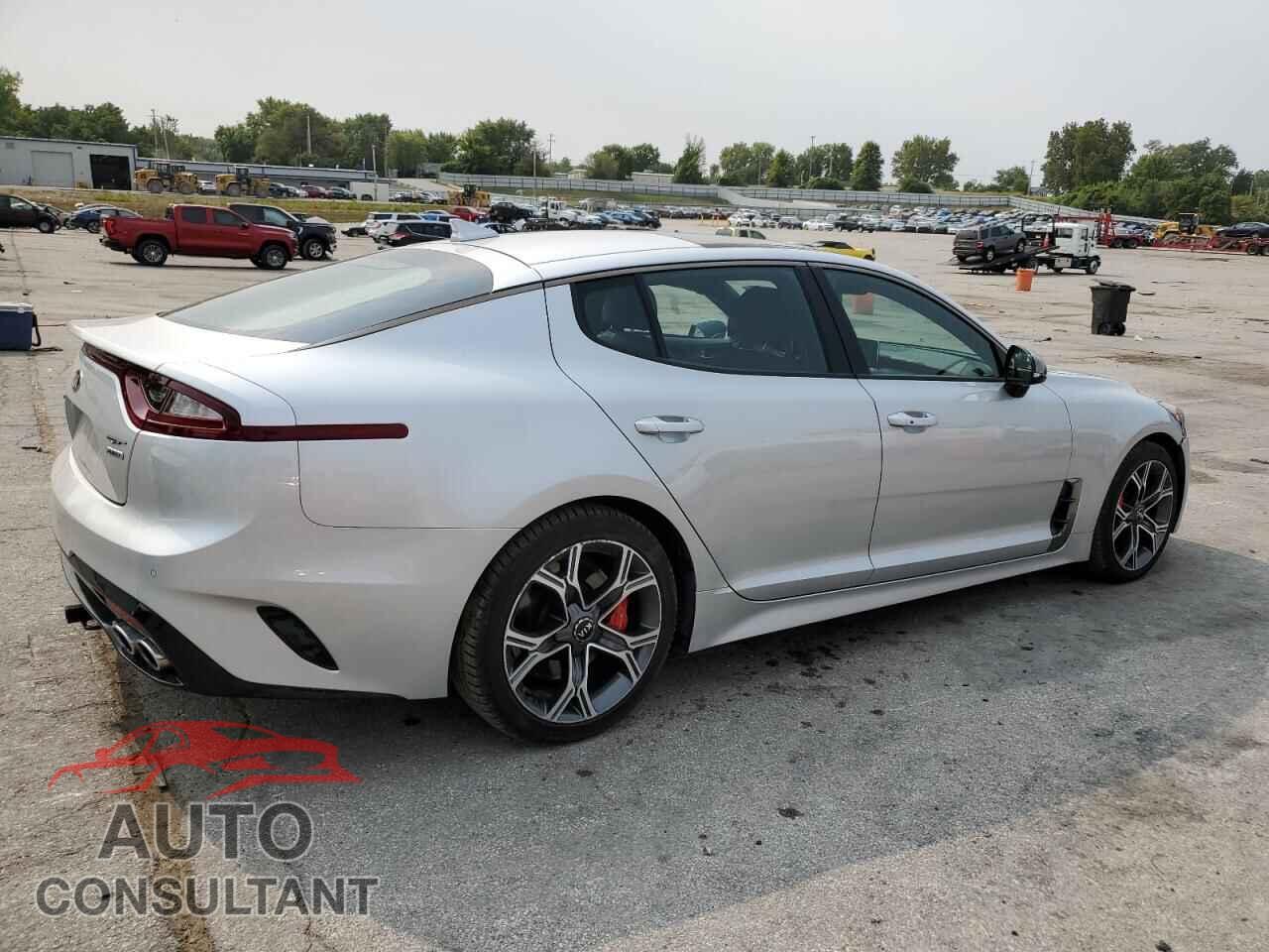 KIA STINGER 2018 - KNAE45LC7J6020366