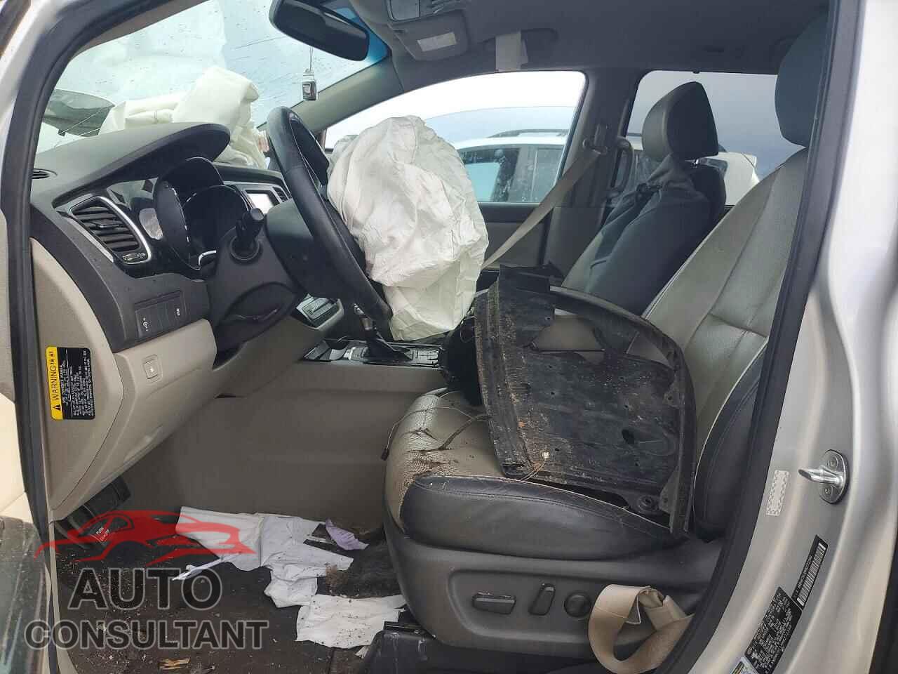KIA All Models 2017 - KNDMC5C19H6272260