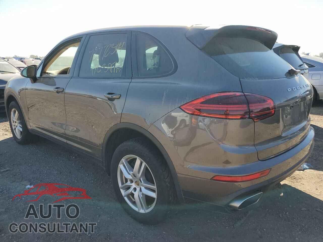 PORSCHE CAYENNE 2016 - WP1AA2A28GKA10818