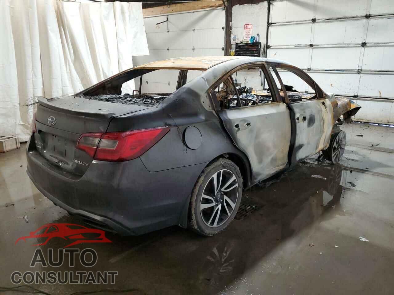 SUBARU LEGACY 2018 - 4S3BNAR69J3003129