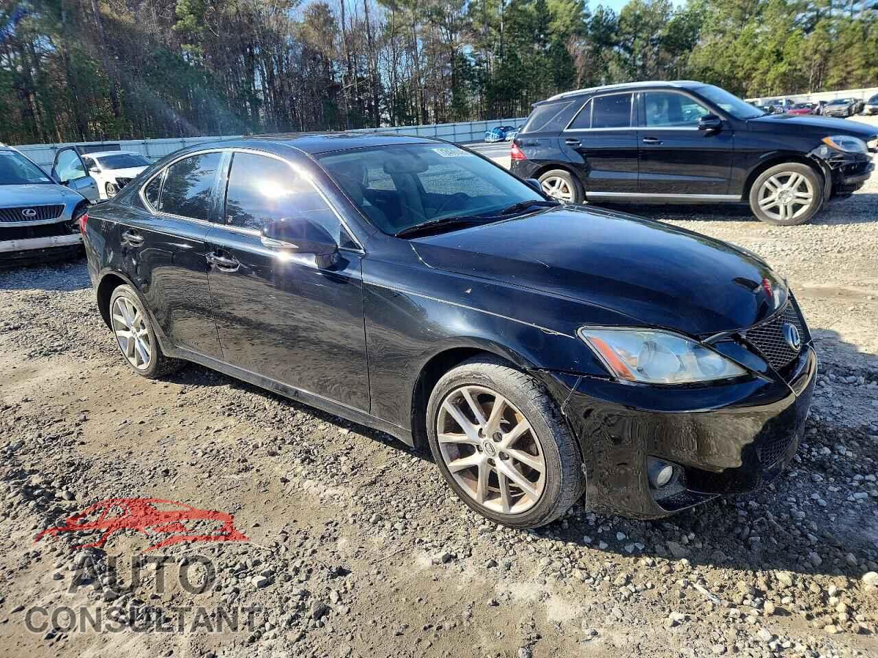 LEXUS IS 2011 - JTHCF5C25B5050550