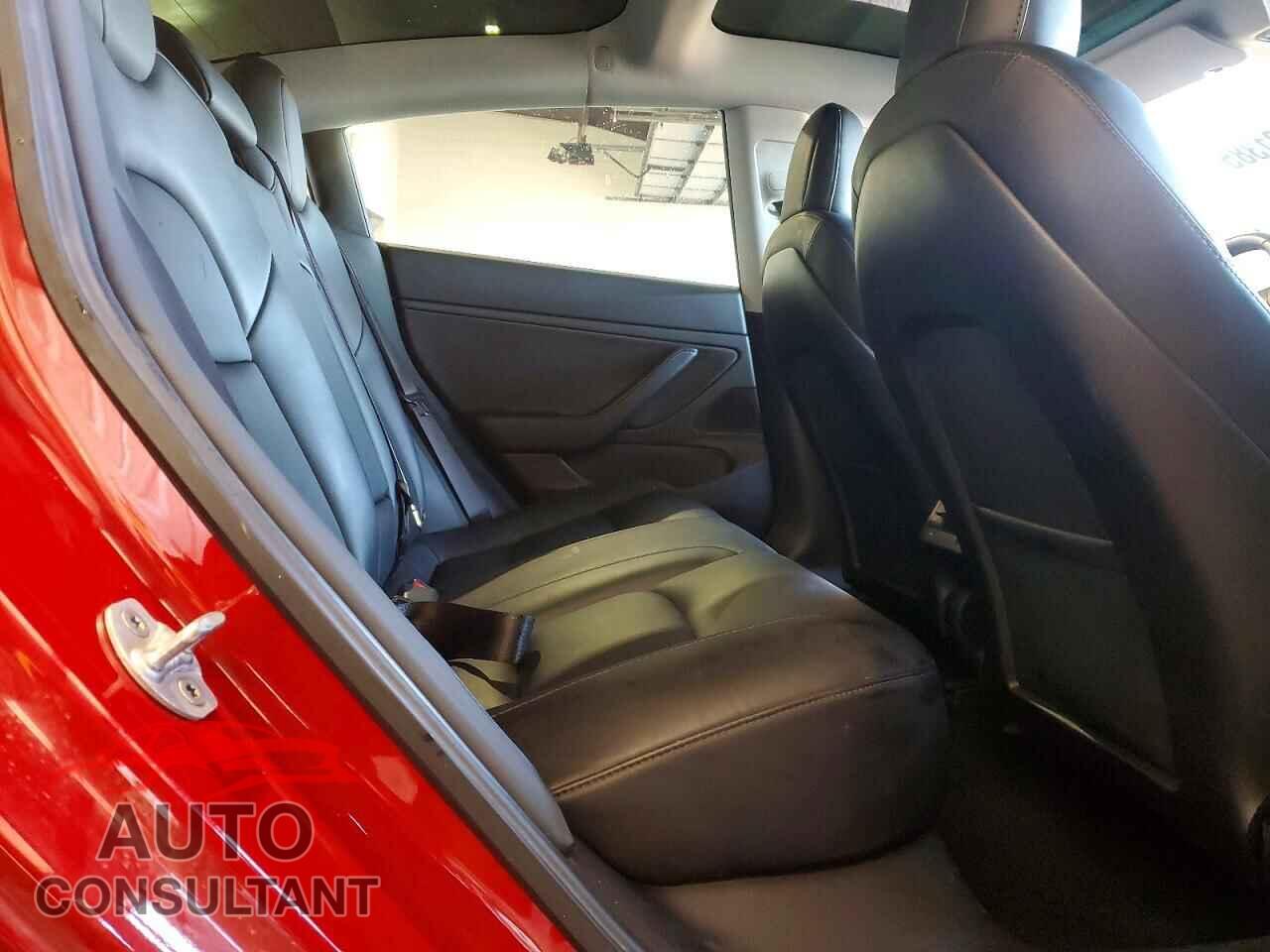 TESLA MODEL 3 2019 - 5YJ3E1EB4KF387008