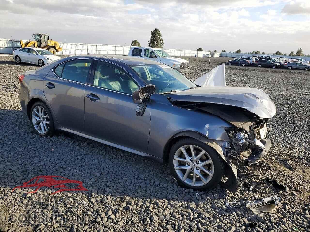 LEXUS IS 2013 - JTHCF5C26D5061883