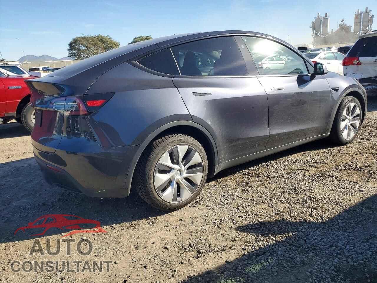 TESLA MODEL Y 2024 - 7SAYGDEE4RA239401