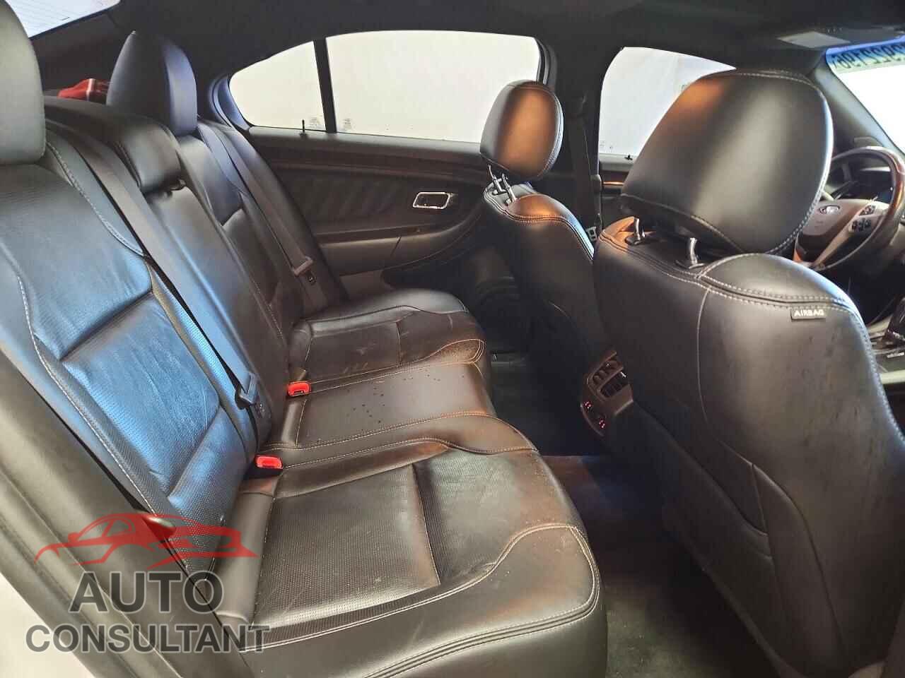 FORD TAURUS 2018 - 1FAHP2J8XJG131756