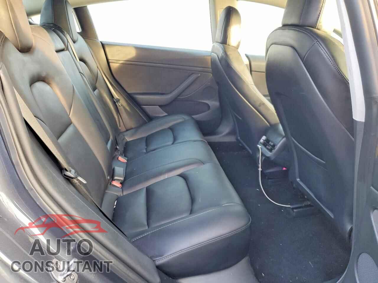 TESLA MODEL 3 2023 - 5YJ3E1EA0PF448563