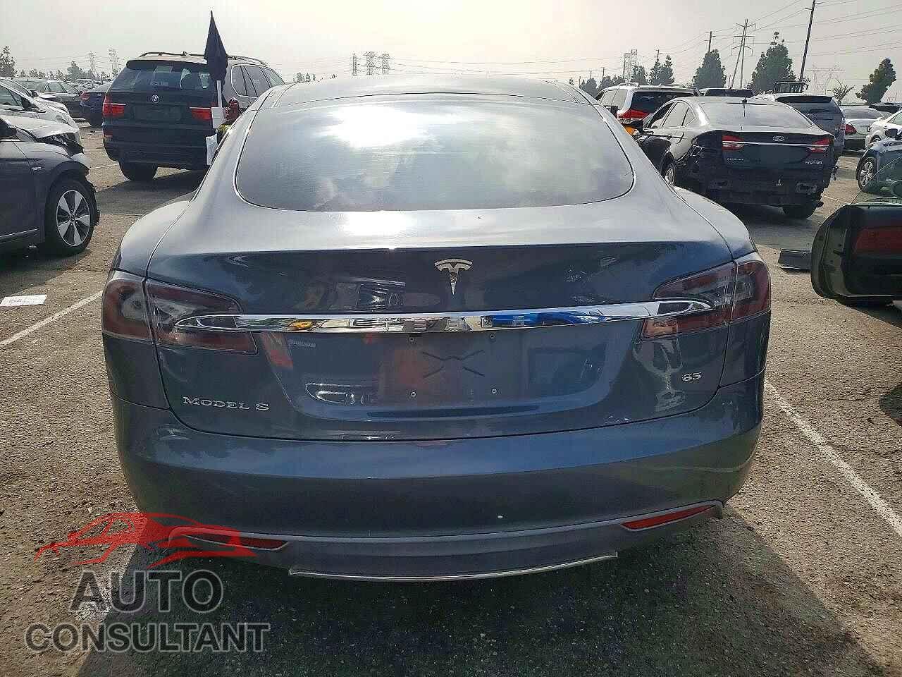 TESLA MODEL S 2013 - 5YJSA1DN5DFP04526
