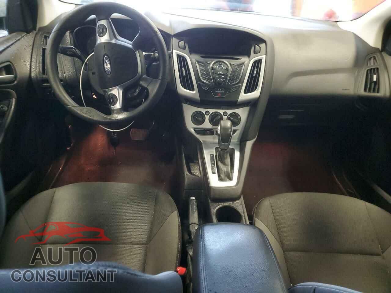 FORD FOCUS 2014 - 1FADP3F25EL449810