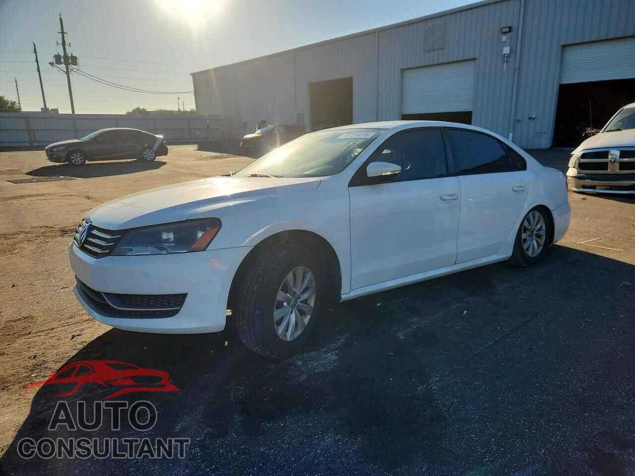 VOLKSWAGEN PASSAT 2012 - 1VWAH7A32CC067665
