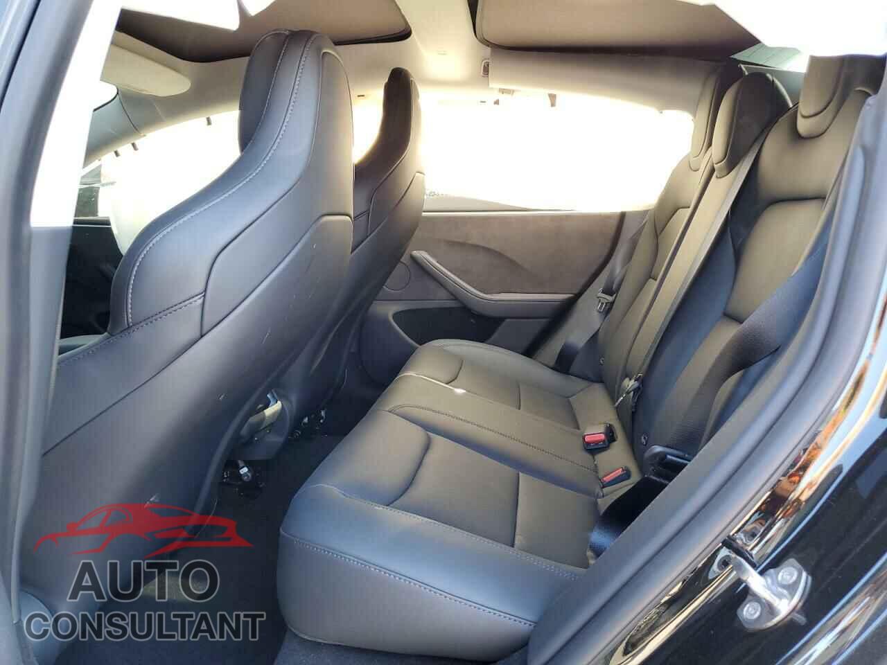 TESLA MODEL 3 2024 - 5YJ3E1ET8RF834569