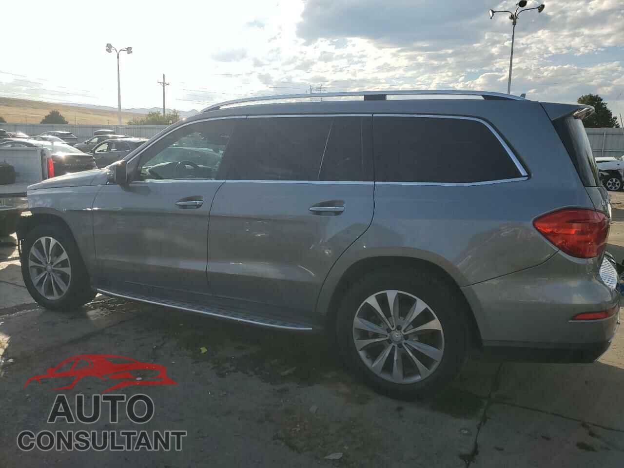 MERCEDES-BENZ GL-CLASS 2015 - 4JGDF6EE9FA510840