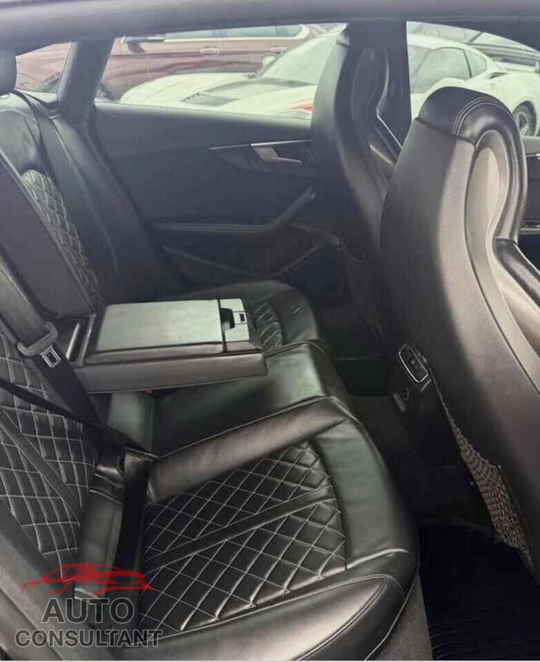 AUDI S5/RS5 2018 - WAUB4CF51JA132100