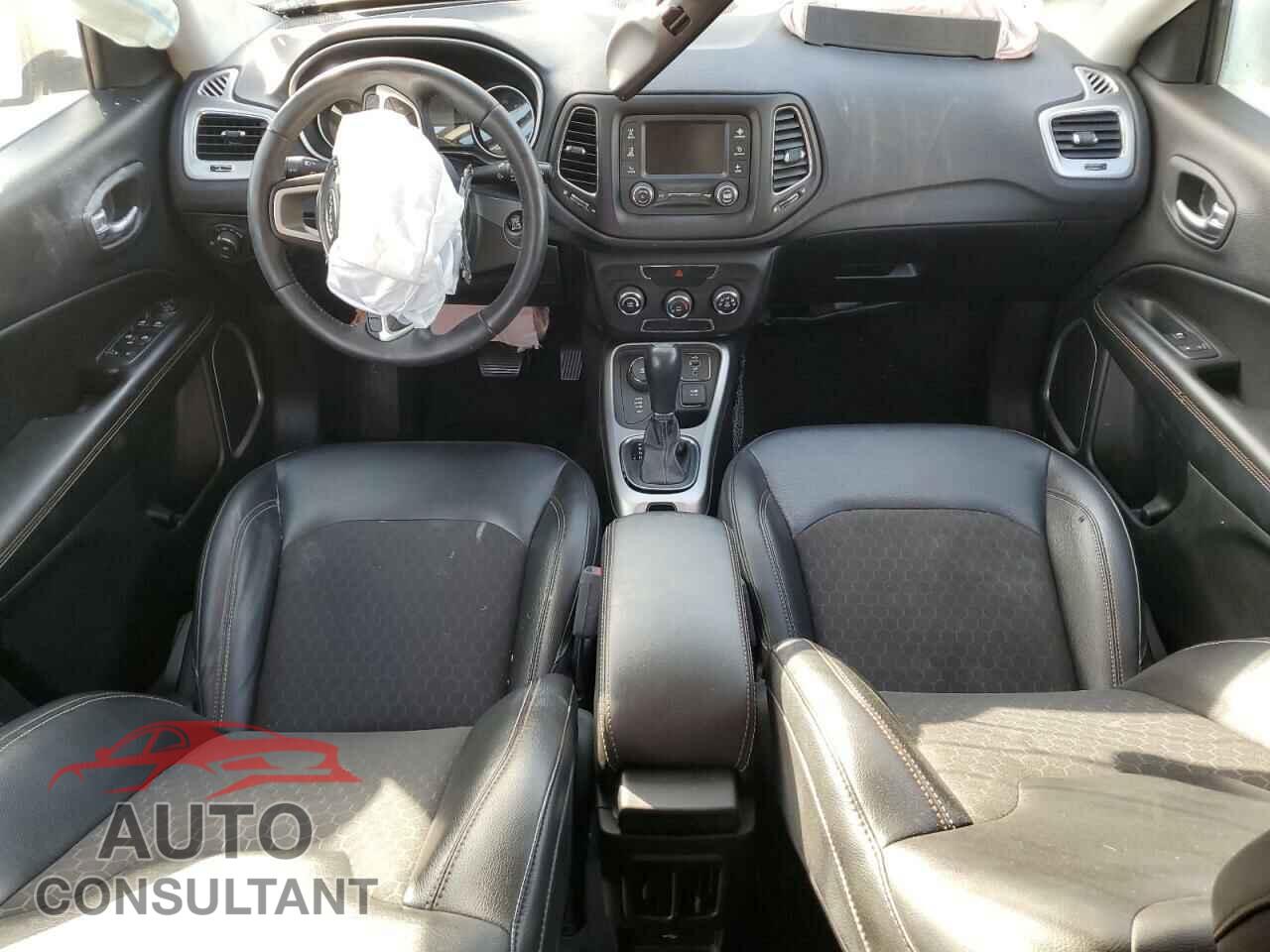 JEEP COMPASS 2018 - 3C4NJDBB8JT202775