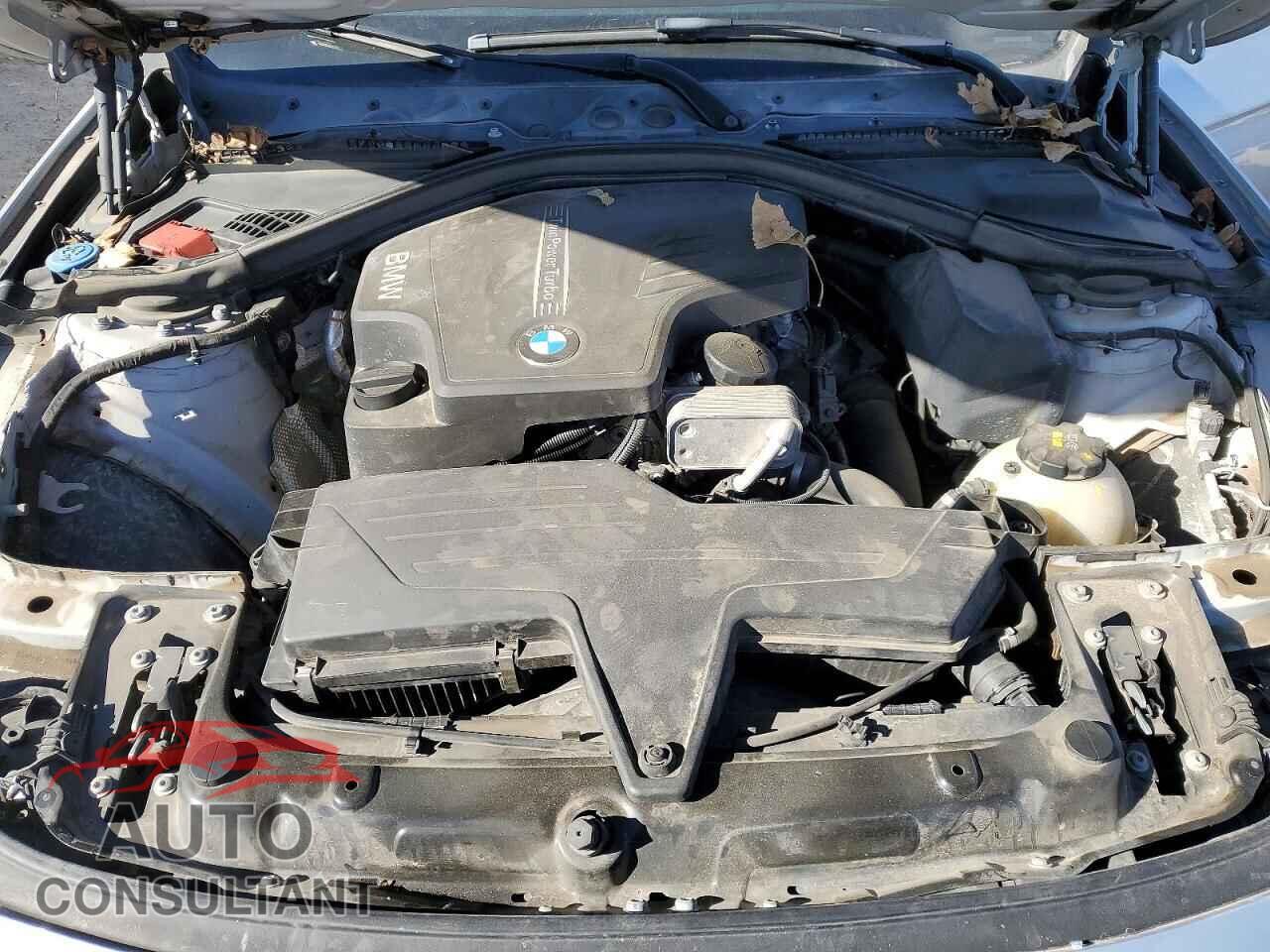 BMW 3 SERIES 2016 - WBA8E1G5XGNU10908