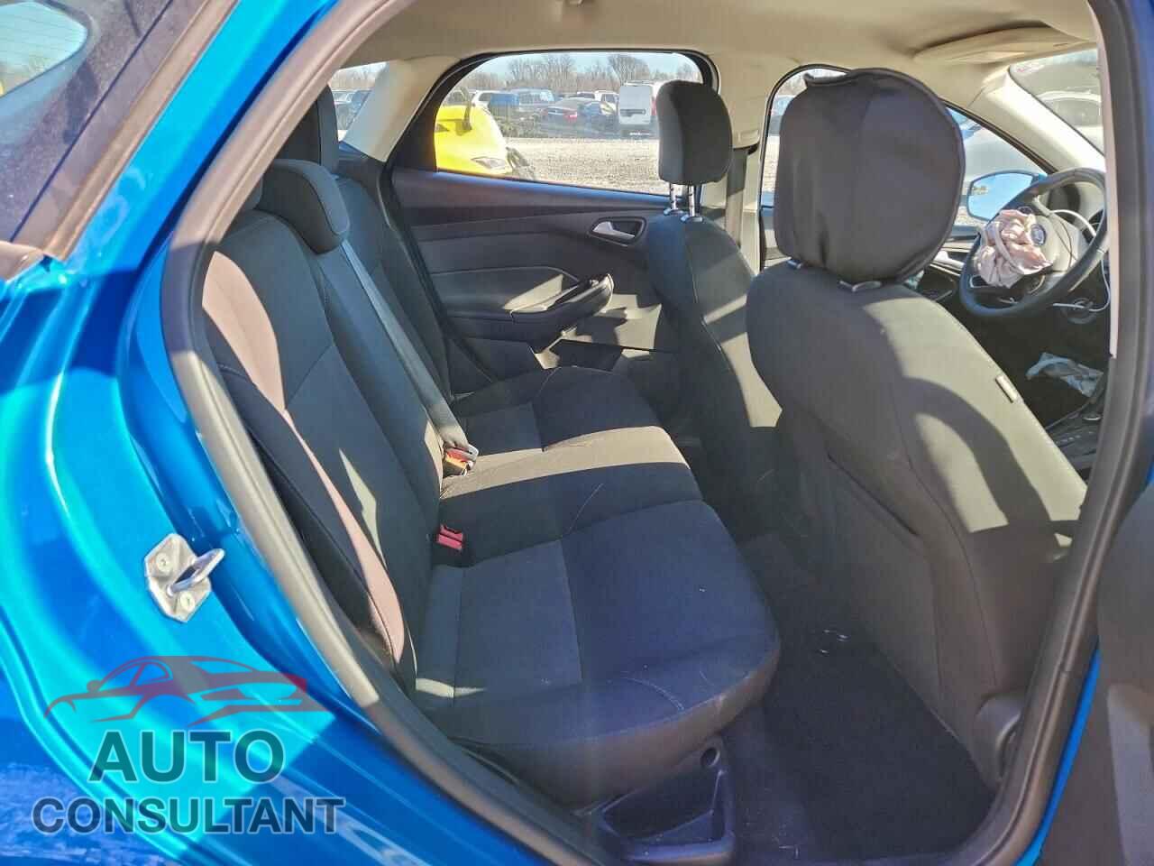 FORD FOCUS 2015 - 1FADP3K21FL340963