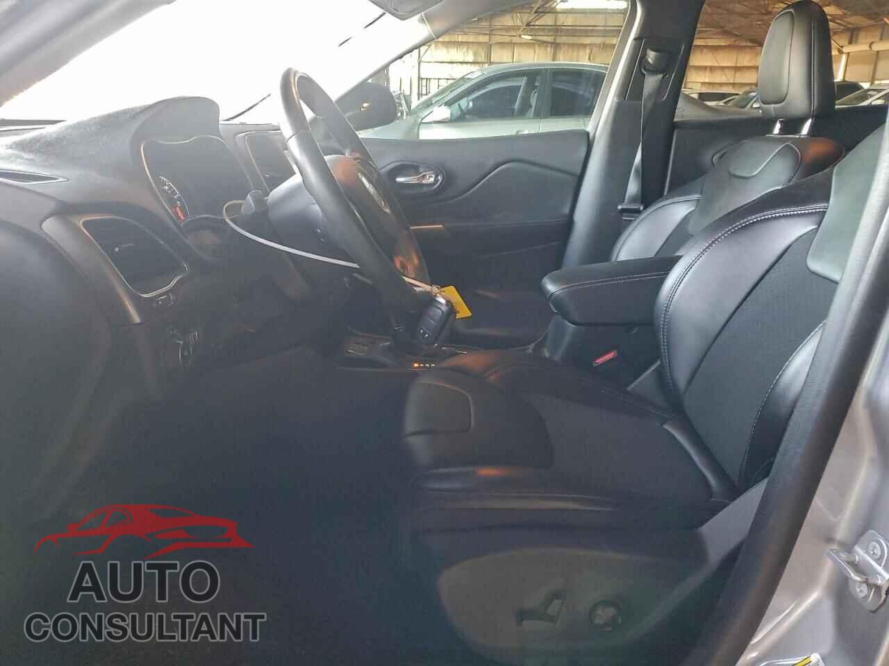 JEEP GRAND CHER 2019 - 1C4PJLLBXKD226147