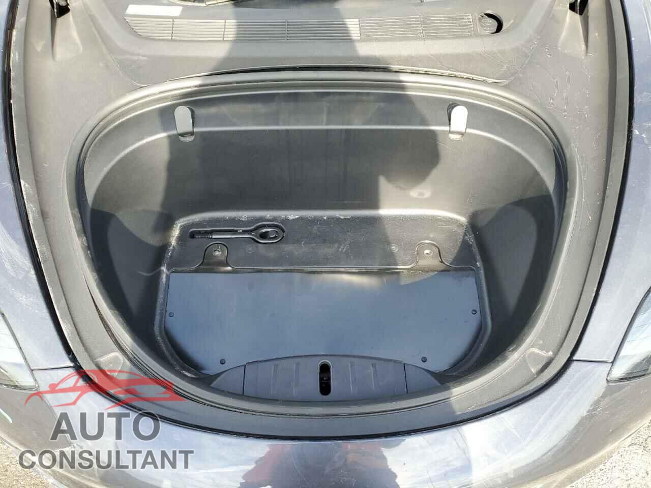 TESLA MODEL 3 2018 - 5YJ3E1EA0JF026803