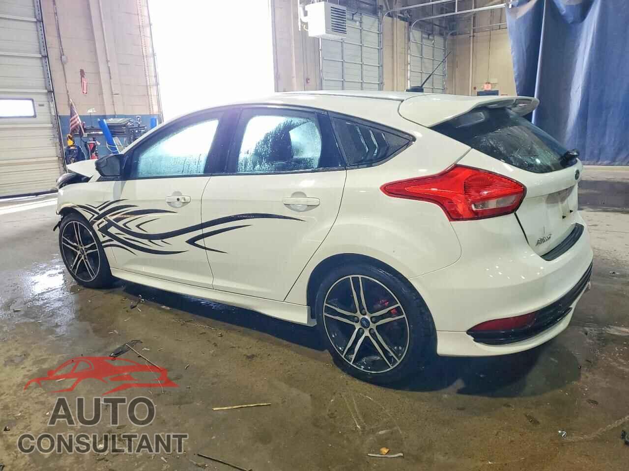 FORD FOCUS 2017 - 1FADP3L92HL340842