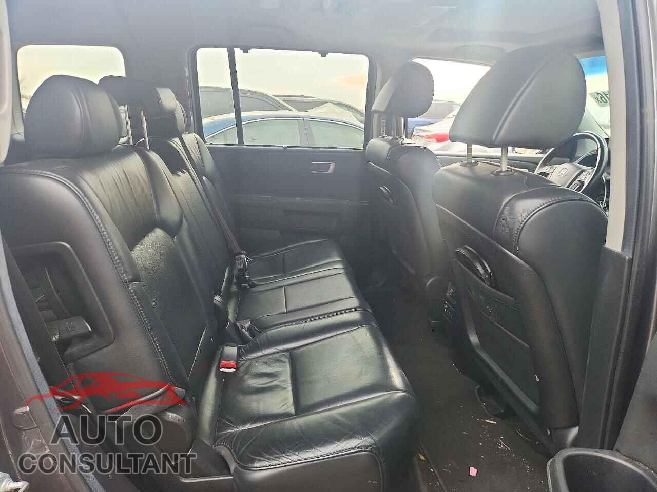 HONDA PILOT 2011 - 5FNYF4H92BB102206