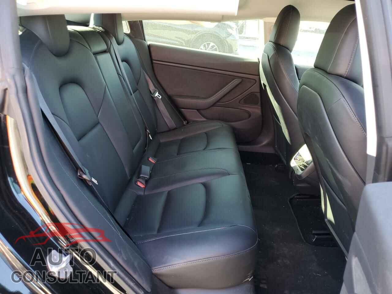 TESLA MODEL 3 2019 - 5YJ3E1EA5KF304676