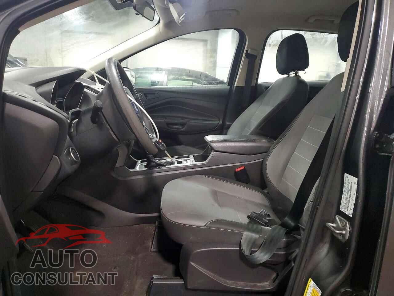 FORD ESCAPE 2017 - 1FMCU0F70HUC66866