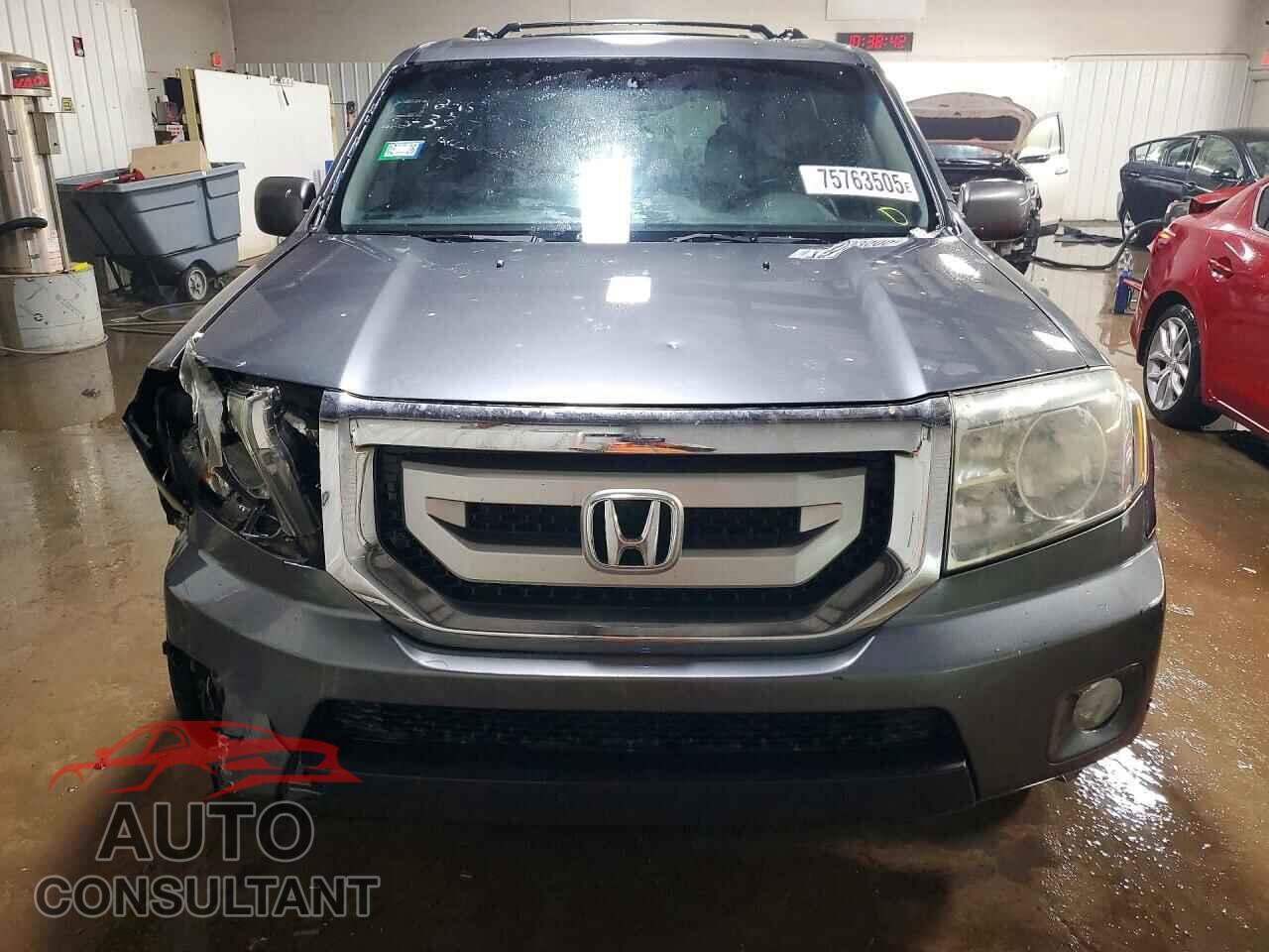 HONDA PILOT 2011 - 5FNYF4H90BB095465