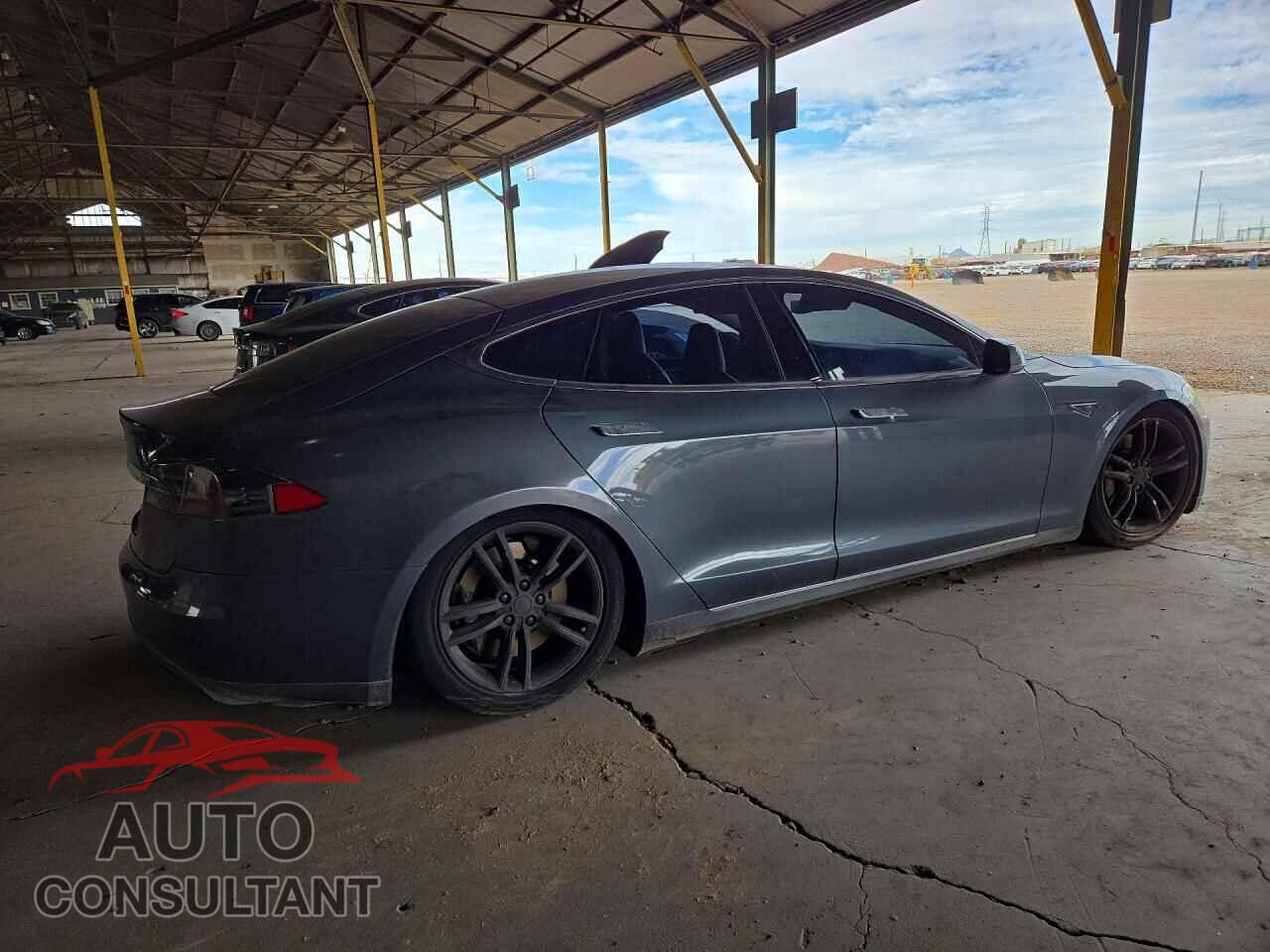 TESLA MODEL S 2013 - 5YJSA1AG1DFP05033