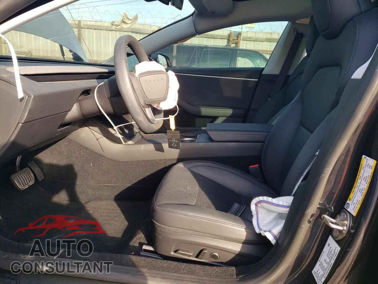 TESLA MODEL 3 2024 - 5YJ3E1EB4RF808462