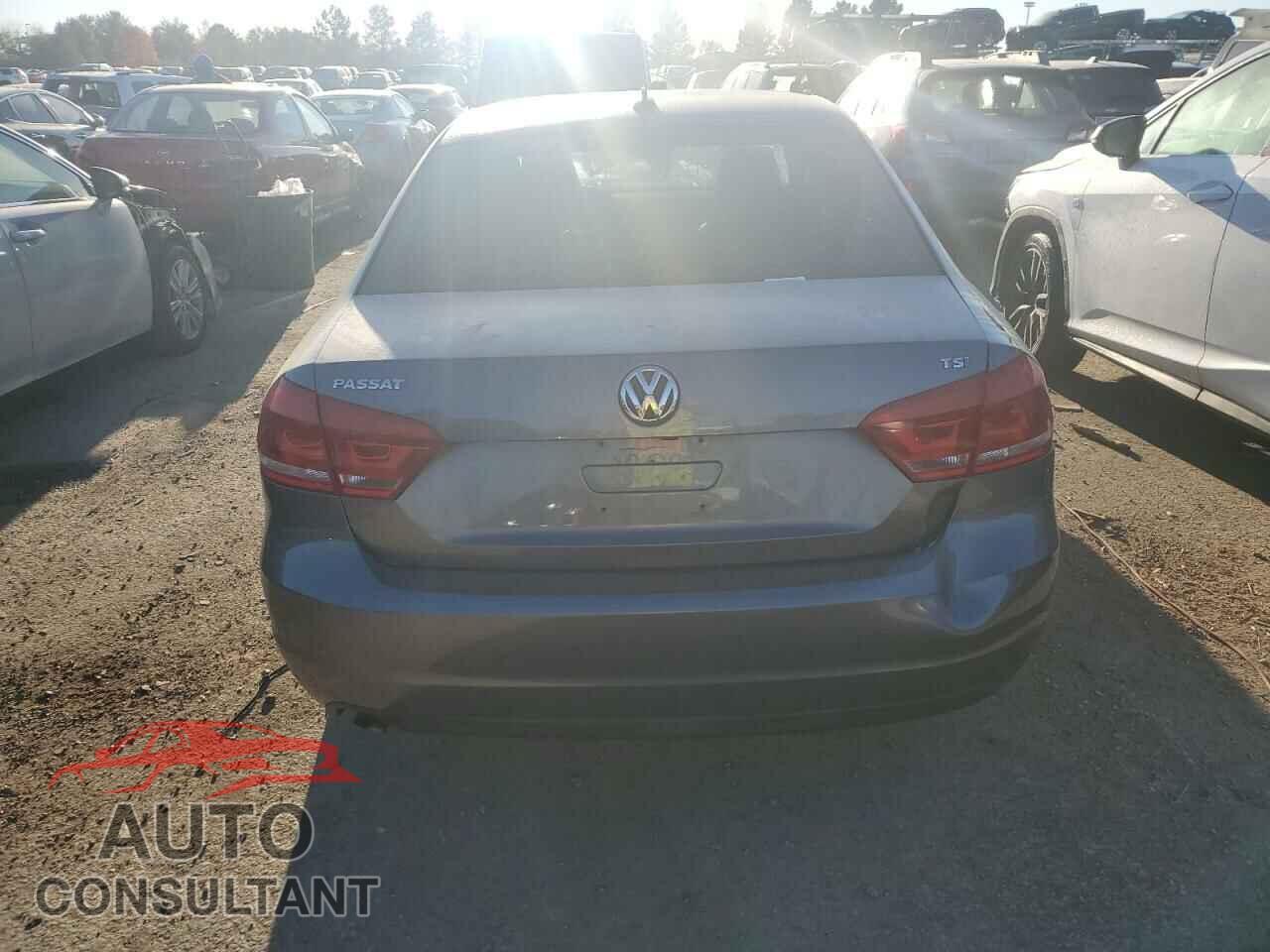 VOLKSWAGEN PASSAT 2015 - 1VWAT7A34FC039711