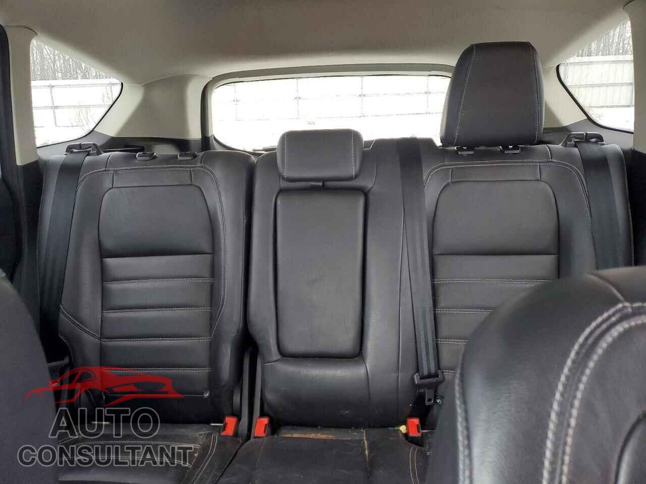 FORD ESCAPE 2018 - 1FMCU9HDXJUD27203