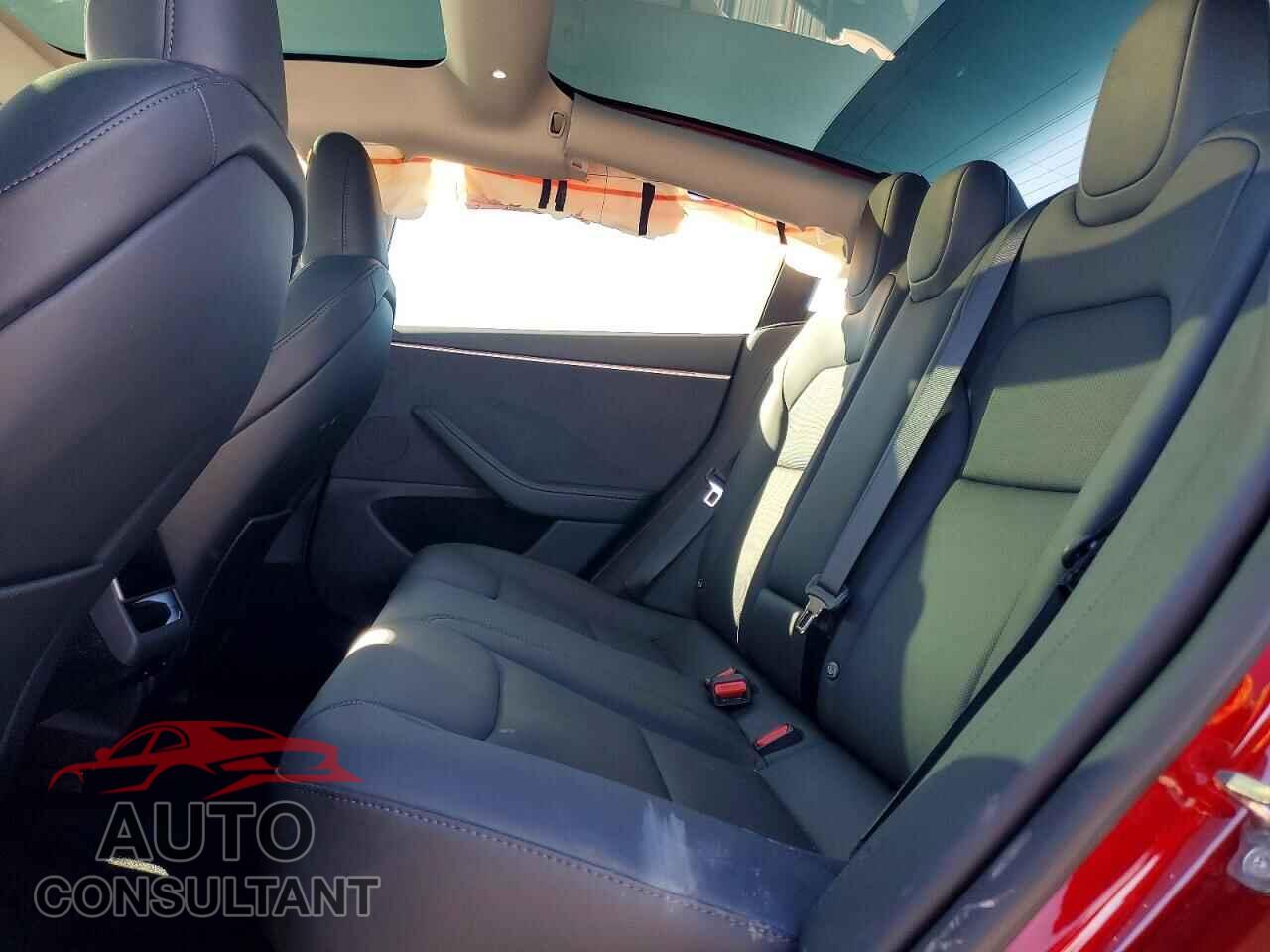 TESLA MODEL 3 2024 - 5YJ3E1EB6RF768384