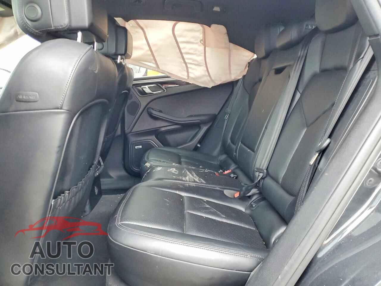 PORSCHE MACAN 2018 - WP1AA2A50JLB03375