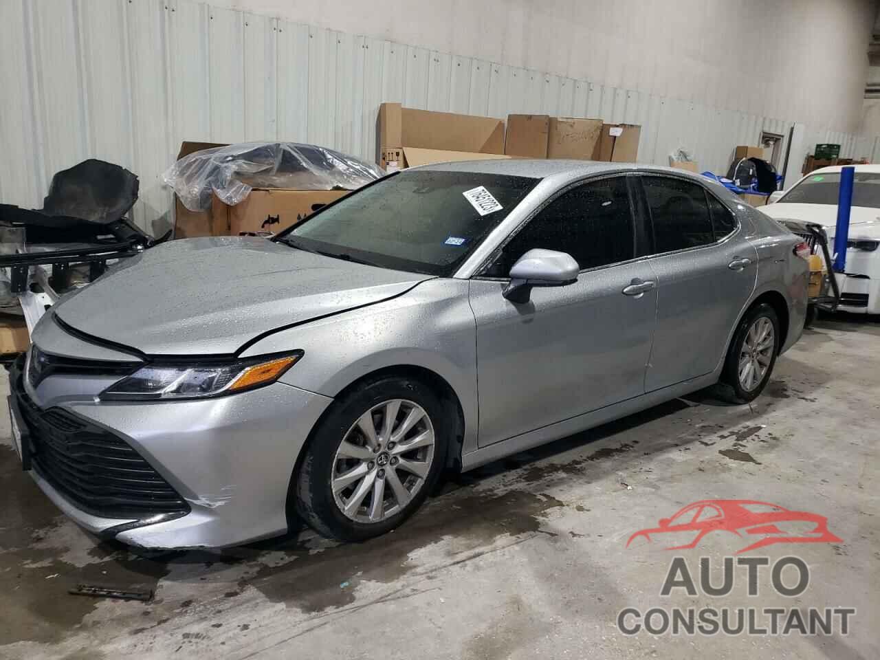 TOYOTA CAMRY 2018 - 4T1B11HK6JU058878