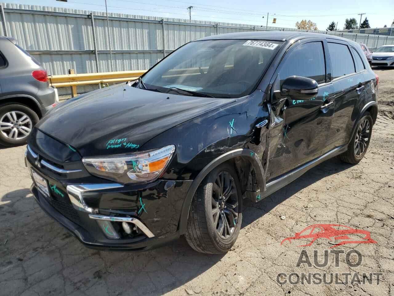 MITSUBISHI OUTLANDER 2018 - JA4AR3AU9JU011547
