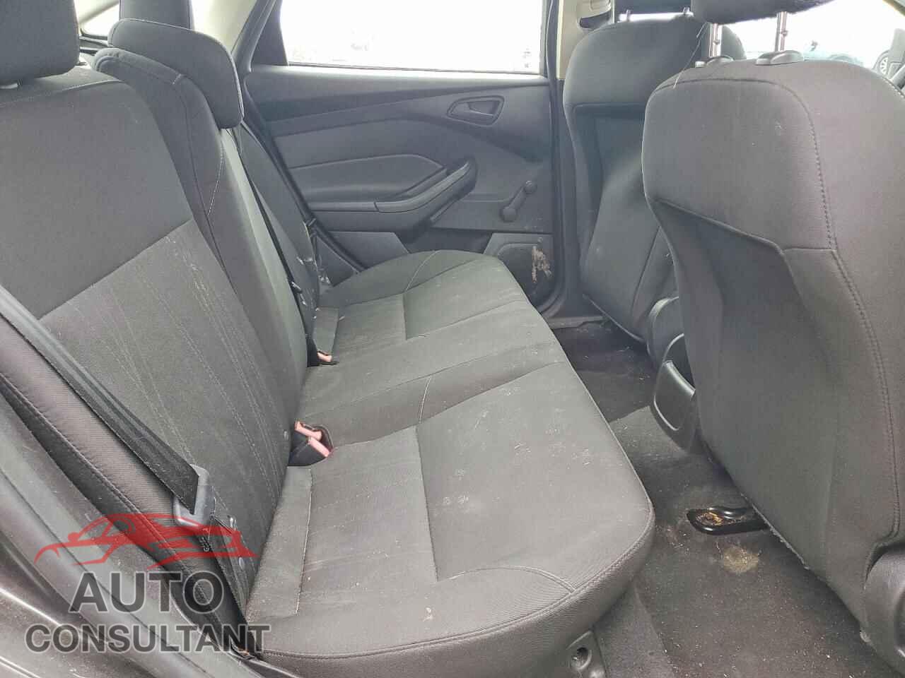 FORD FOCUS 2015 - 1FADP3E28FL362597