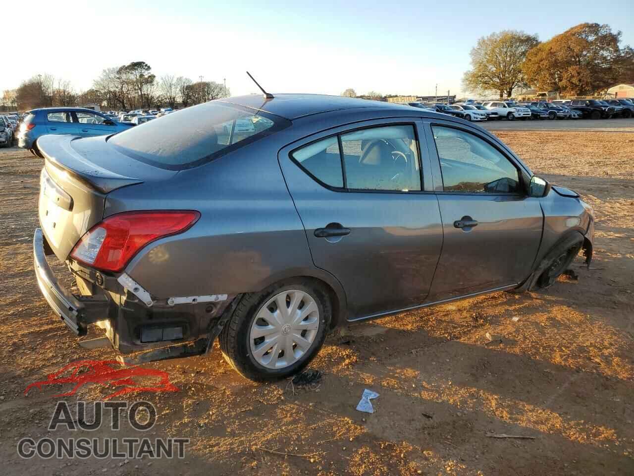 NISSAN VERSA 2017 - 3N1CN7AP3HL881653