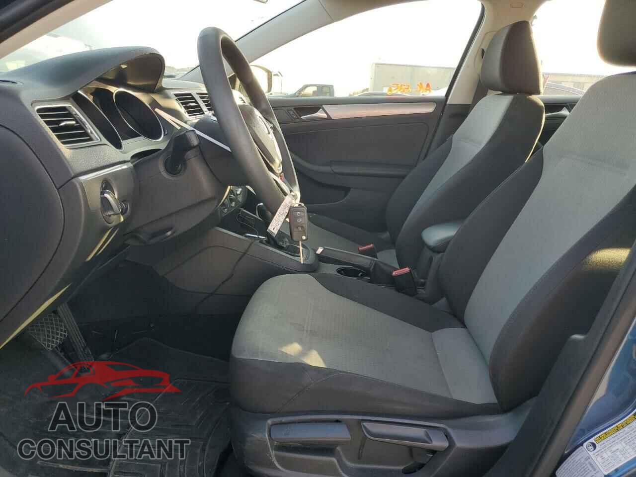 VOLKSWAGEN JETTA 2017 - 3VW2B7AJ1HM342579